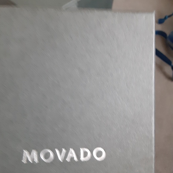 Movado gold tone diamond watch - Picture 4 of 8